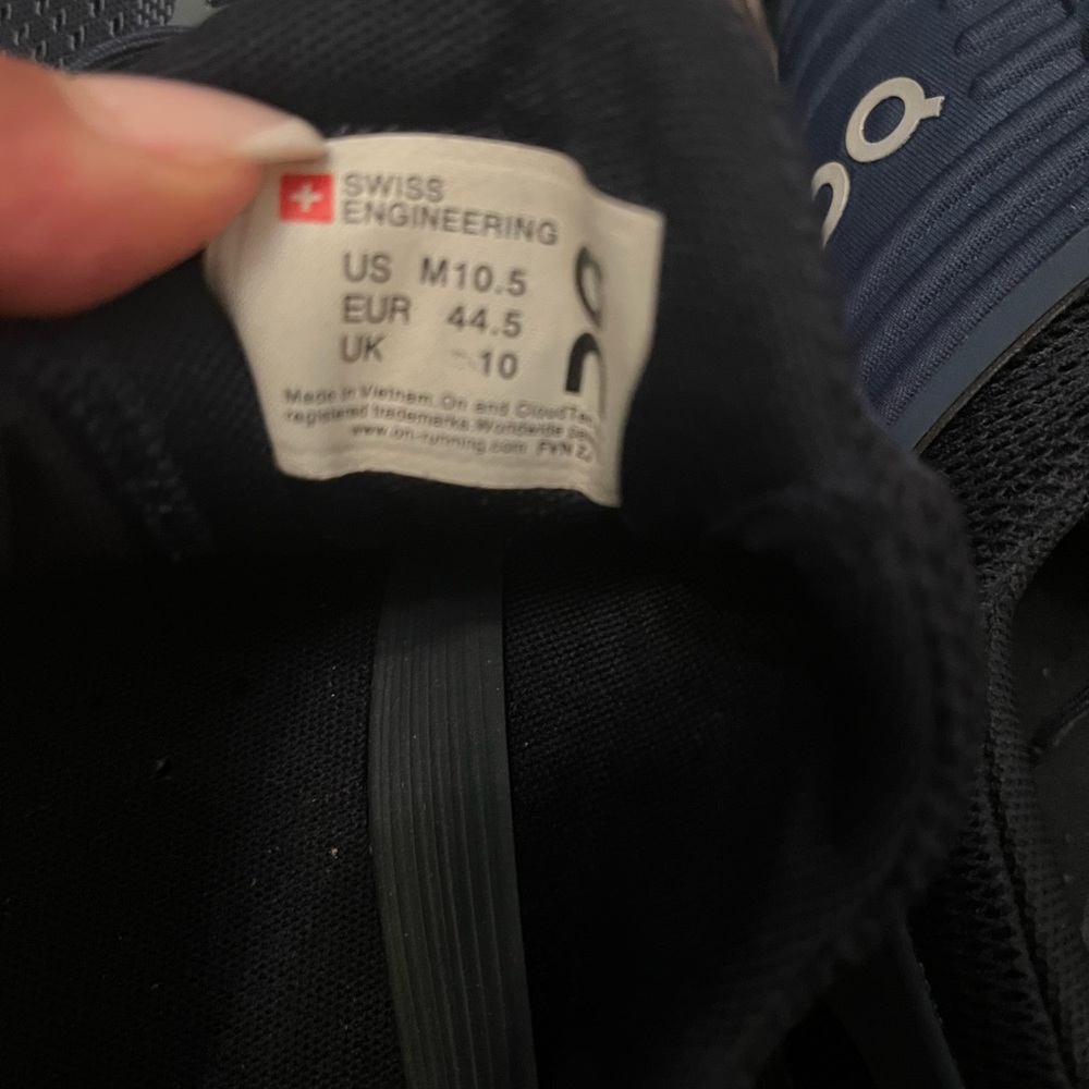 On Cloudswift Running Shoes Mens Size 10.5 Navy/White CloudTec Swiss - Picture 5 of 6